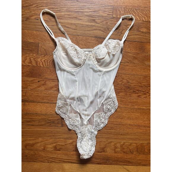 Natori Other - Natori Private Luxuries Cream Lace Bodysuit Size Medium